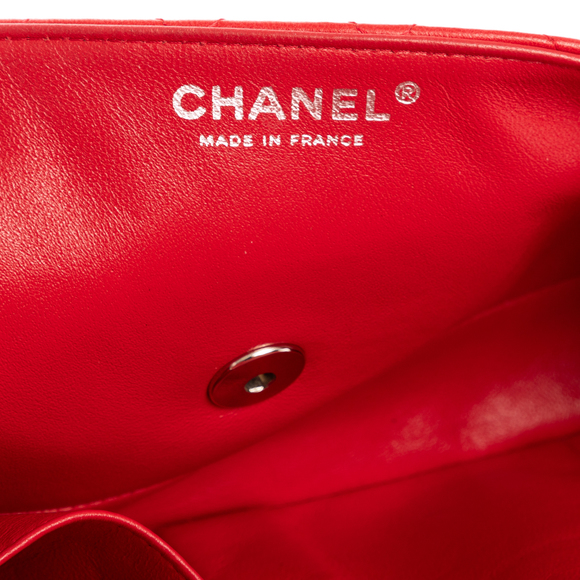 Chanel East West Flap - Picture 10 of 11